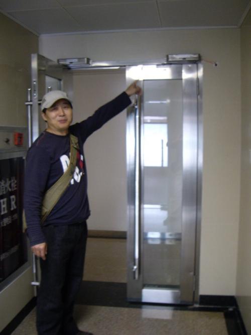 如何選擇甲級防火玻璃門的注意事項(xiàng)